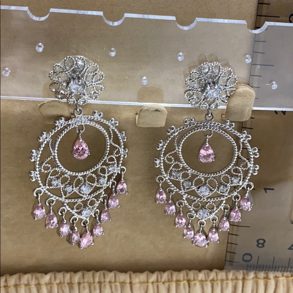 Chandelier earrings